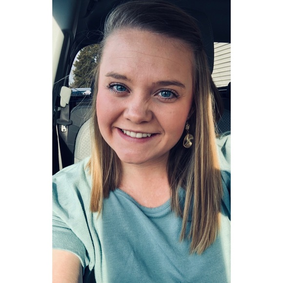 Meet your Posher, Tori - Picture 1 of 1